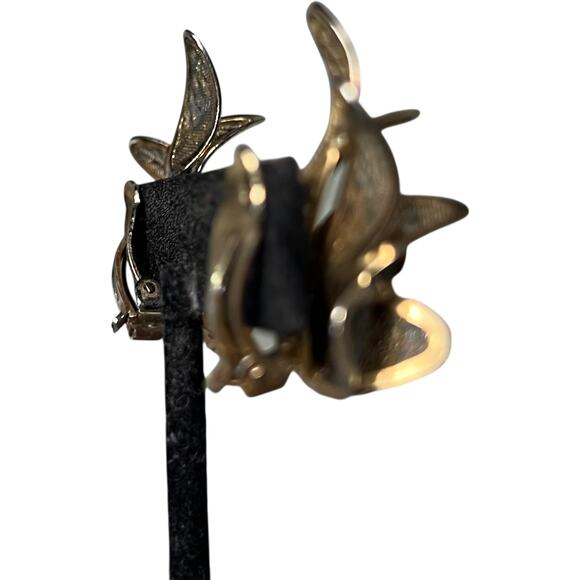 Vintage Bronze Flower Clip On Earrings Statement Petals Crystal Center - Picture 8 of 12